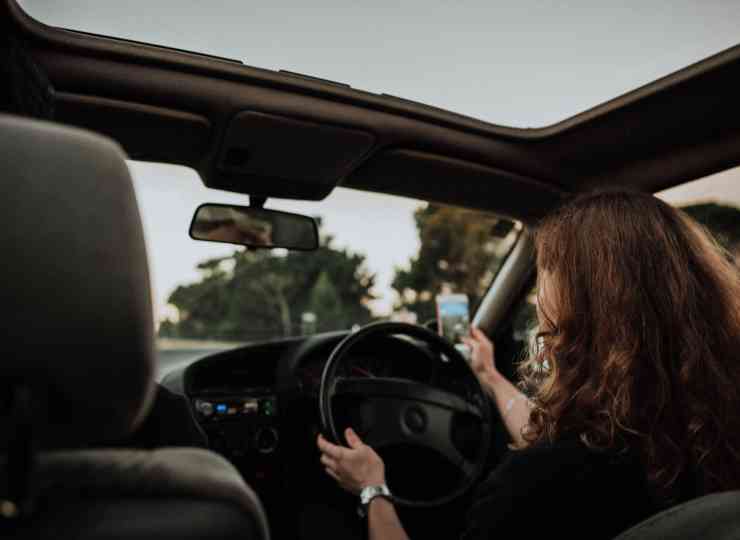 Spot de l'organisation RSA Irlandaise pour lutter contre l’utilisation du smartphone au volant.